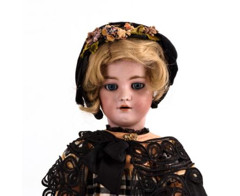 Mädchenpuppe    Handwerck / S &amp; H.        Gemarkt "Germany Heinrich Handwerck, Simon &amp; Halbig 3".        Um 1900.    