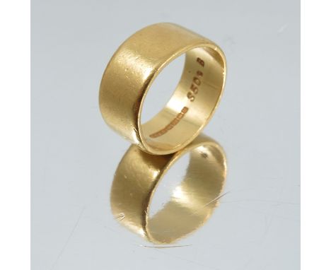 A 22 carat gold plain wedding ring, 11.5g gross