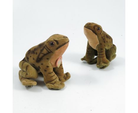 Two Steiff frogs, one with paper label Froggy