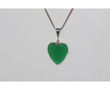 Italian 9ct white gold chain with 18ct pendant set with heart shaped green stone and diamond, total weight: approx 3.3 grams