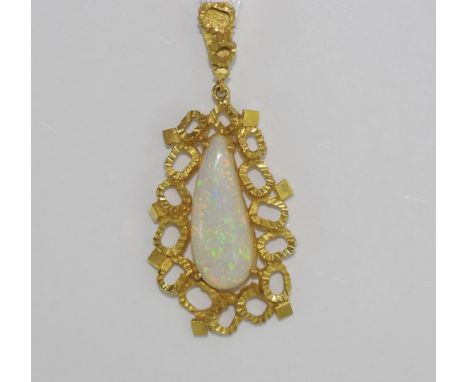 18ct yellow gold, solid Australian opal pendant weight: approx 9.8 grams, size: approx 5.5cm length including bale