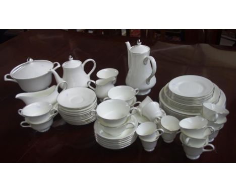 Extensive Wedgwood "silver ermine" dinner set comprising of 6 main plates, 5 entree plates, 6 side plates, 6 bowls, 6 tea cup