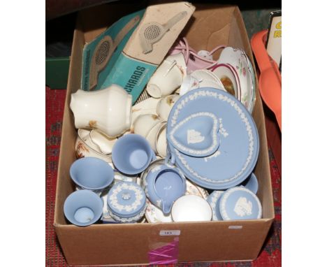 A box of miscellaneous ceramics to include a part Alfred Meakin dinner service decorated with hunting scenes, Ridgeway and We