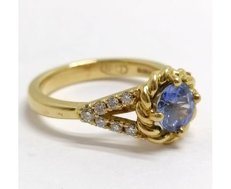 18ct hallmarked gold sapphire ring with diamond set split shoulders - size M &amp; 5.4g total weight 