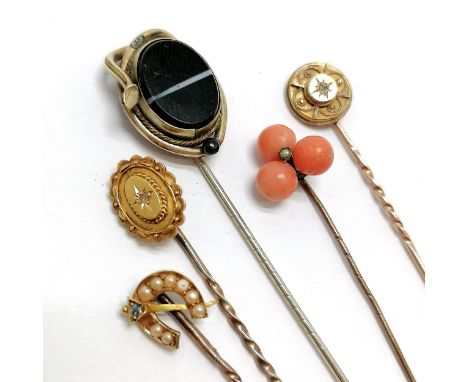 5 x antique stick pins - 3 with 15ct gold heads (2 marked &amp; 1 unmarked) (2 set with diamond, the other blue stone / pearl