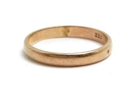 8ct marked gold band ring - size Q½ &amp; 2.1g - SOLD ON BEHALF OF THE NEW BREAST CANCER UNIT APPEAL YEOVIL HOSPITAL 