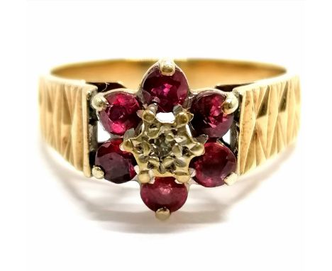 9ct hallmarked gold ruby &amp; diamond cluster ring with cross cut decorated shoulders - size M½ &amp; 3.4g total weight 