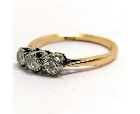 18ct marked gold 3 stone diamond ring - size P &amp; 2.4g total weight - 1 end stone has small chip to rim 