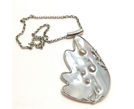 Silver natural pearl panel pendant (9cm drop) on silver 34cm chain - 34g total weight 