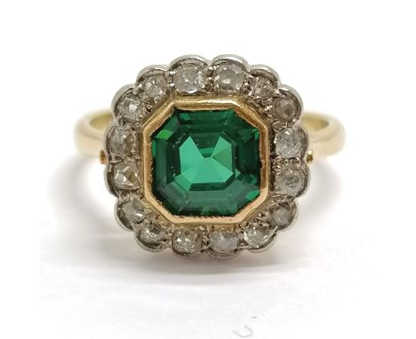 Antique 18ct marked gold diamond &amp; green stone cluster ring - size Q½ &amp; 6.3g total weight 