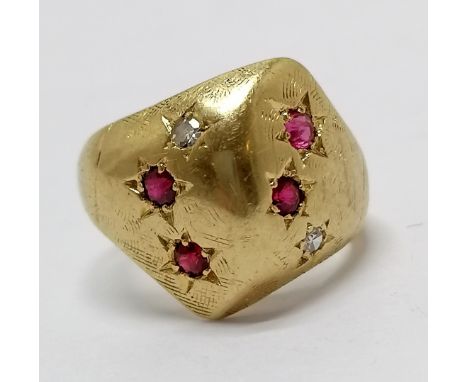 18ct marked gold ruby &amp; diamond stone set ring - size G &amp; 4.7g total weight 