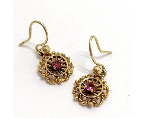 9ct hallmarked gold ruby drop earrings - 2cm drop &amp; 1.6g total weight 