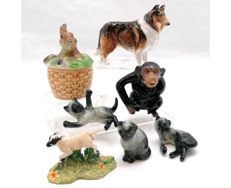 Collection of ceramic animals to include cats, dog, monkey, etc. Including Border Fine Arts, etc. Tallest 13cm high. 