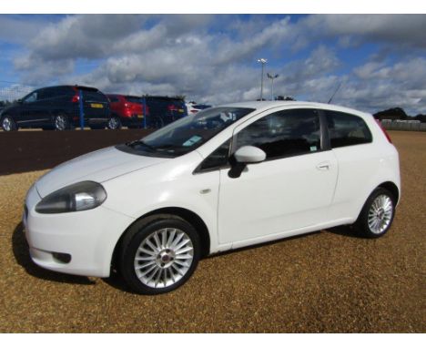 Make &amp; Model: Fiat Grande Punto GPDate of Reg: RV59 LKJColour: Whitecc: 1368MoT: 02-12-2021Fuel Type: PETROLMileage: 105K