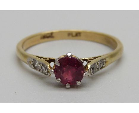 An 18ct gold, ruby and diamond ring, 2.1g, M 