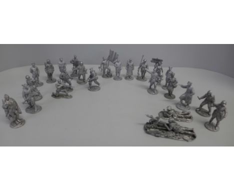 A collection of cast metal Red Army soldiers, WWII, 54mm 
