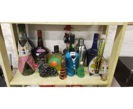 SHELF LOT OF VINTAGE DRINKS