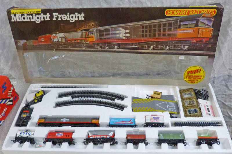 hornby midnight freight train set