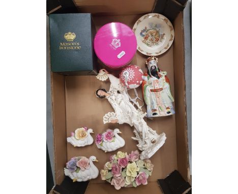 A mixed collection of ceramic items including a boxed Mason's mug, Royal Albert mug in gift tin, Wedgwood Christmas decoratio