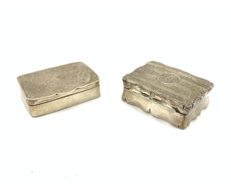 Plain silver rectangular snuff box 3.5cm x 5cm Birmingham 1915 and another 1922 1.9oz Condition Report & Further Details Clic