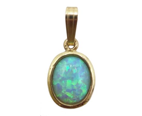 9ct gold (tested) oval opal pendant Condition Report & Further Details Approx 0.8gm, length = 20mmClick here for further imag