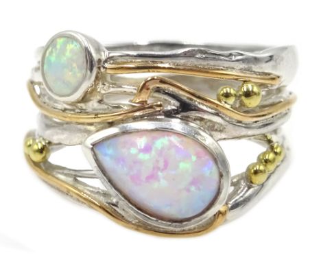 Silver and 14ct gold wire opal ring, stamped 925 Condition Report & Further Details Size Q-SClick here for further images, co