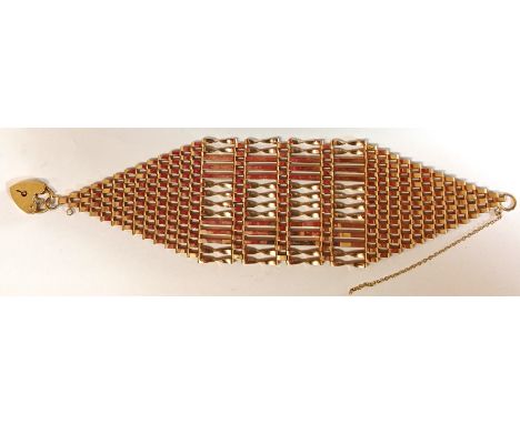 9ct gold gate type bracelet, 23.2g