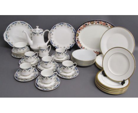 Royal Doulton Gold Concorde plates 27cm, Wedgwood California plates 21cm, Rosenthal Thomas bowls,&nbsp; Booths serving plate 
