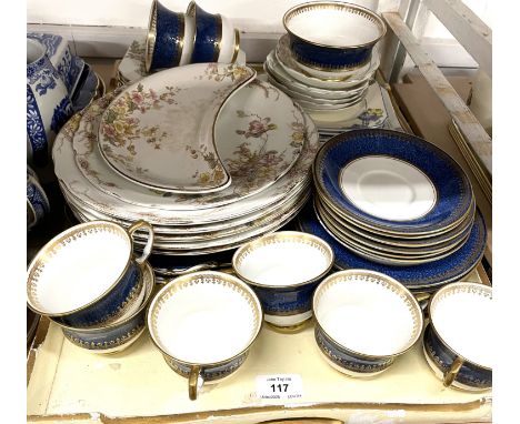 Mixed selection of ceramics to include Radford Countess - 11 tea plates, 1 cake plate, 7 saucers. Aynsley Blue &amp; Gold - 7