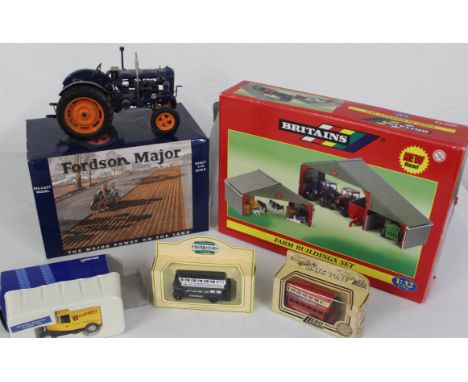 Die cast models, Fordson Major E27N 1/16 (dusty but appears complete), Britains Farm Building set (as new doesn't appear to h