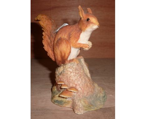 Early Border Fine Arts Red Squirrel on Trunk by Ayres 1980