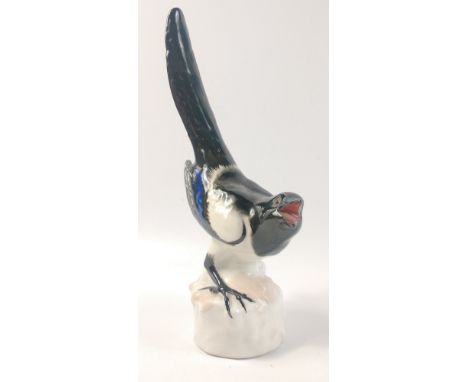 A vintage USSR LOMONOSOV magpie figurine standing 25cm tallApprox 1 pieces