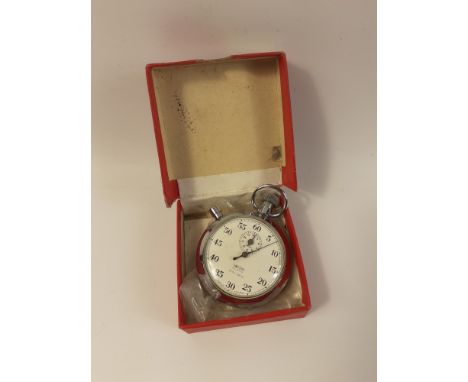 A vintage SMITH'S wind 1/5th second stopwatch in boxApprox 1 pieces