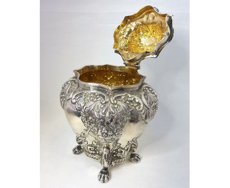 An ornate silver tea caddy with 1899&nbsp;Chester&nbsp;hallmark (174g) (approx. 12.5cm high)(All in good original condition w