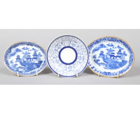 A Caughley saucer decorated in underglaze blue with the Royal Lilly pattern, unmarked. Along with two Caughley or early Coalp