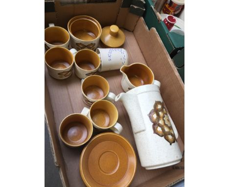 BOX OF WORCESTER PALLISY WARE    T3