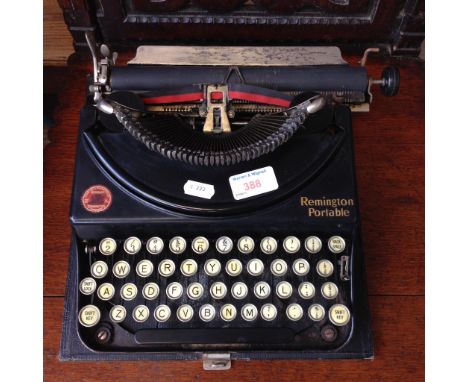 REMINGTON PORTABLE VINTAGE TYPEWRITER
