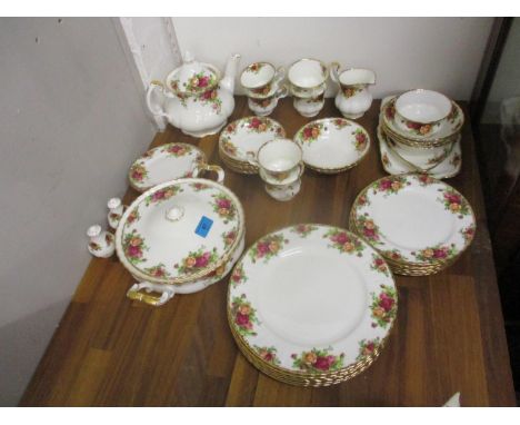 A Royal Albert Old Country Roses tea and dinner service to include a tureen, a teapot, bowls, dinner plates and other items 
