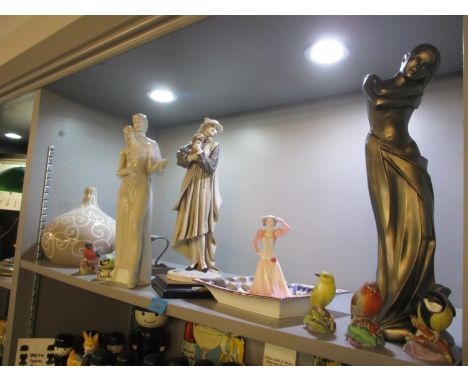 A mixed lot to include a Doulton Reflections figure, Worcester birds to include a Great Tit and other items 