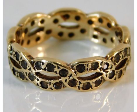 A 9ct gold ring set with white stones 3.3g size N/O