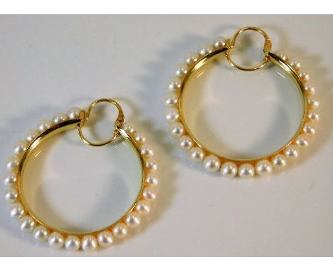 A pair of 9ct gold faux pearl earrings 6.1g
