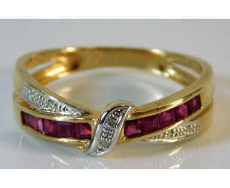 A 9ct gold ring set with ruby &amp; diamond 2.7g 9ct size S/T