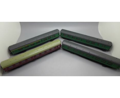 Four Bachmann OO gauge carriages 