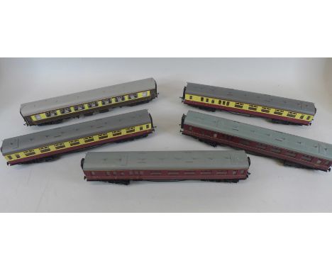 Five Bachmann OO gauge carriages 