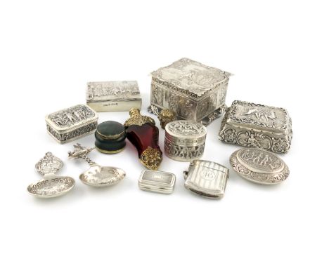 A mixed lot of silver items, various dates and makers, comprising: a George III vinaigrette, London 1799, the cover hinge a.f