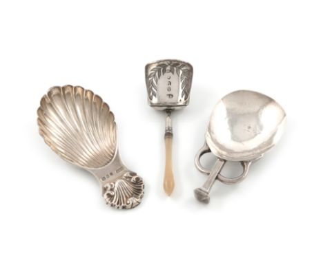 A small mixed lot of three silver caddy spoons, comprising: an Edwardian Arts and Crafts one, by The Cooper Brothers, Sheffie