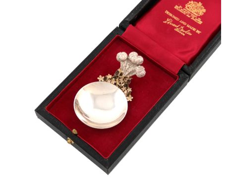 By Stuart Devlin, a modern parcel-gilt silver and enamel commemorative caddy spoon, London 1982, limited edition number 38, c