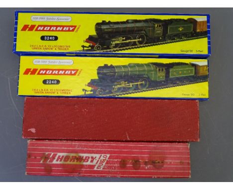 MODEL RAILWAY - Hornby Dublo empty locomotive boxes only, 2240 Green Arrow, 3240 Green Arrow, 2225 8F freight locomotive and 