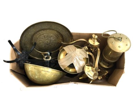 A box of various brass items including a vintage set of scales, miners lamp, brass tray, and several light fittings 