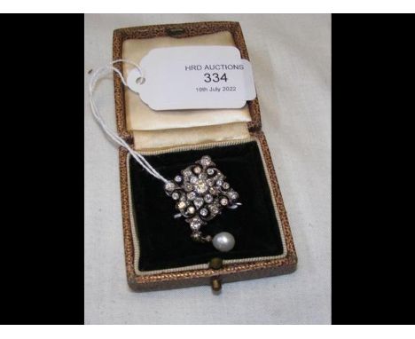 A vintage diamond brooch with drop pearlCONDITION REPORT3cm acrossno damage